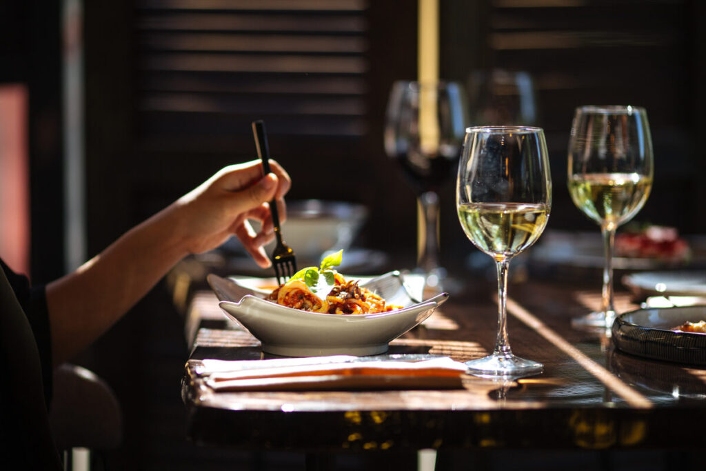 Windmill Hill’s Culinary Delights: Exploring the Flavorful Food Scene in DeSoto’s Hidden Gem Neighborhood